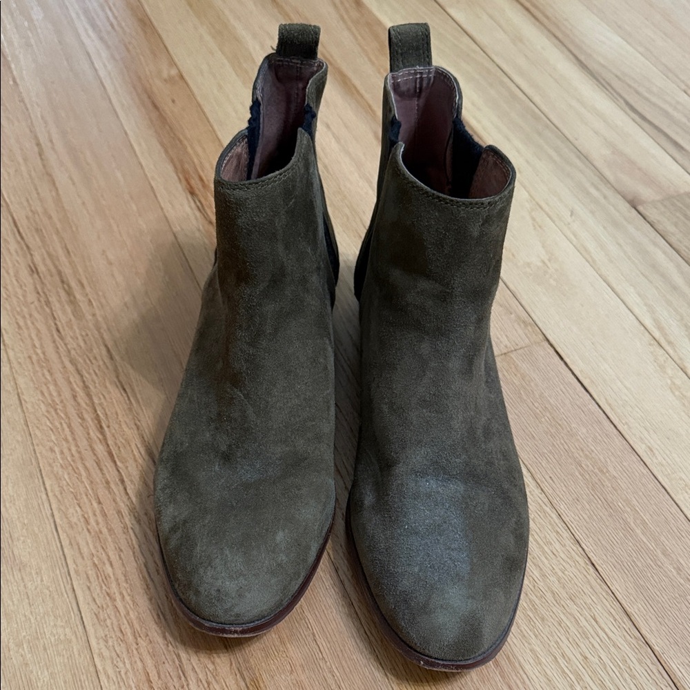 Women’s Suede Ankle Boots - Olive Green